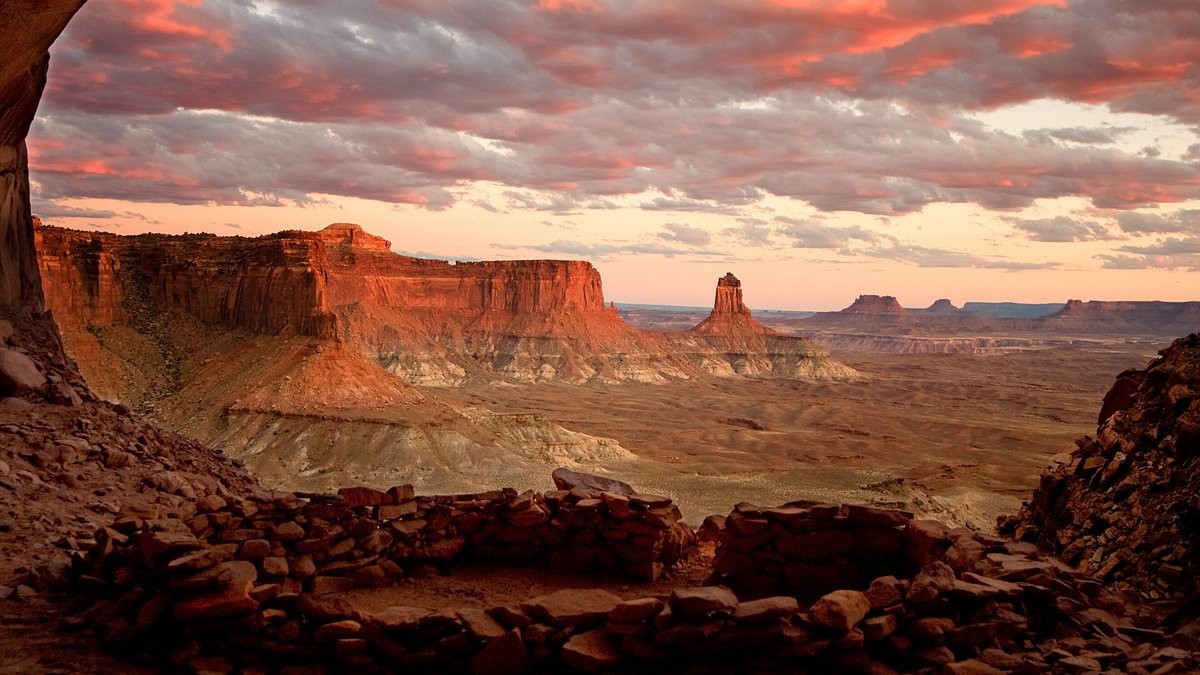 Best Places to Visit in February in the Us